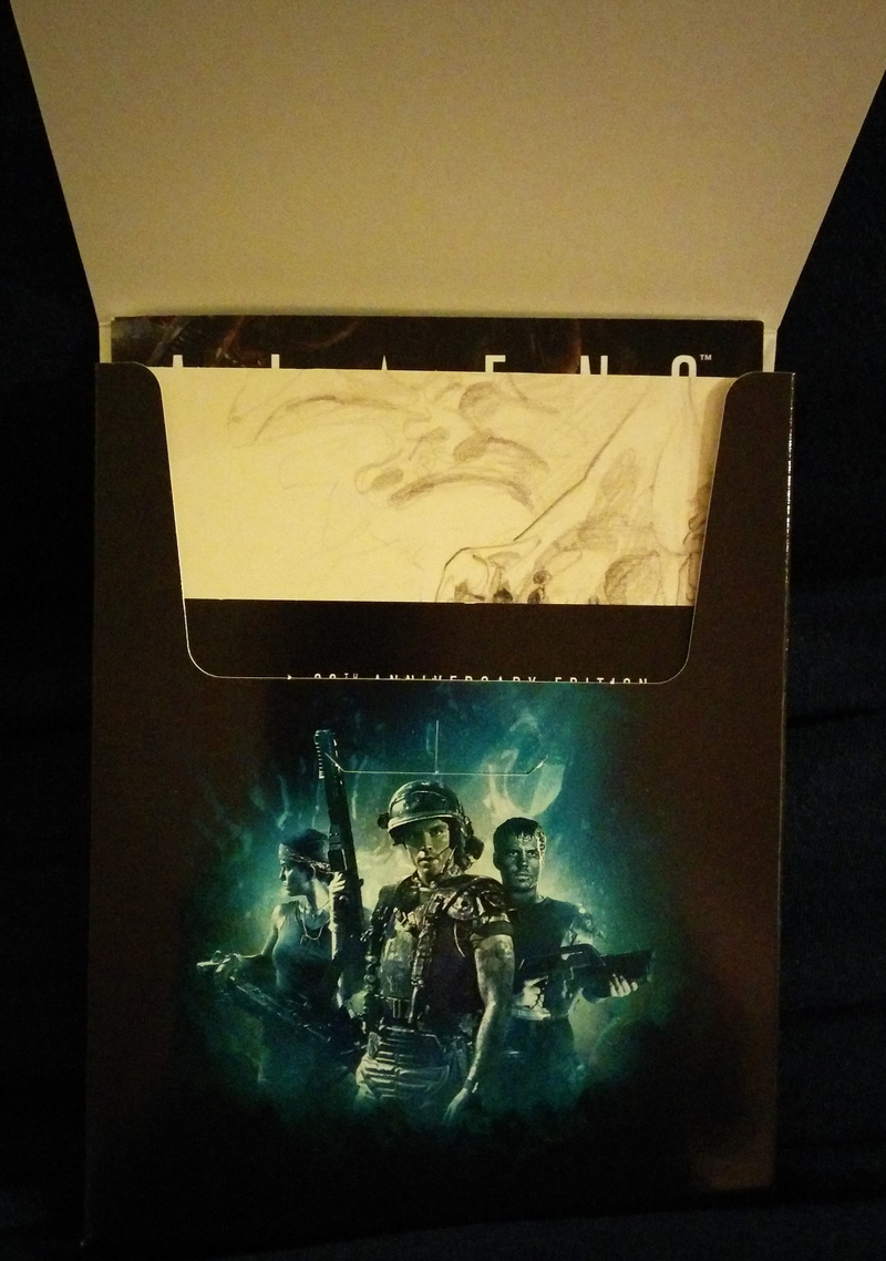 Illustration for article titled Aliens 30th Anniversary Edition Blu-ray Unboxing